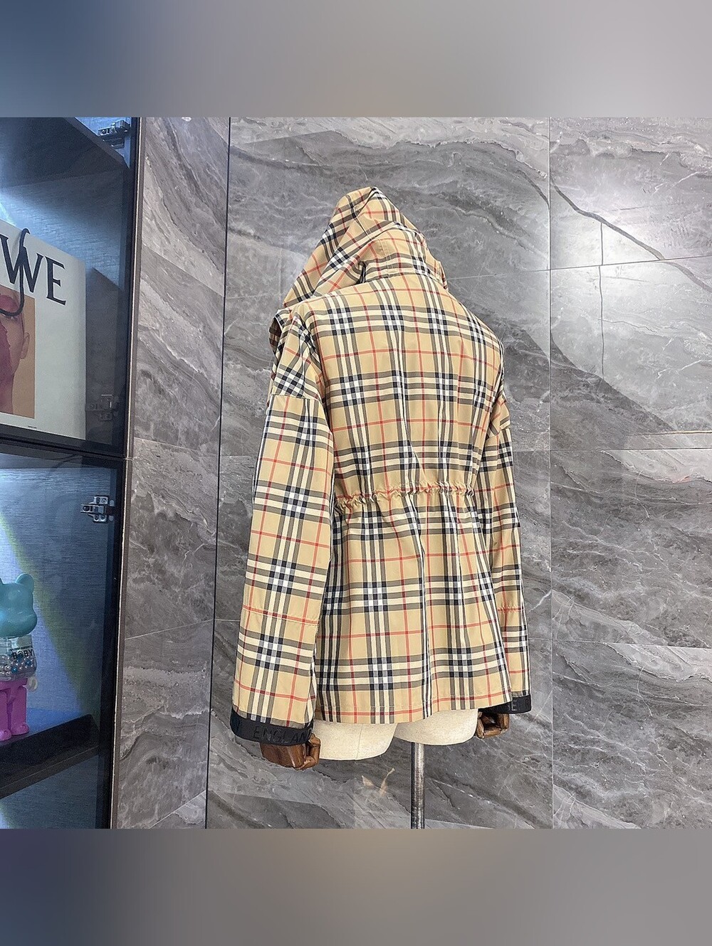 Burberry Vintage Check Windbreaker Hooded Jacket - Picture 2 of 8